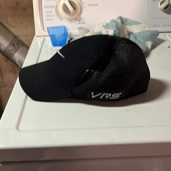 Nike hat - Picture 4 of 4